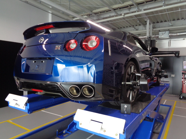 ニッサン GTｰR(R35)　アライメント測定・調整