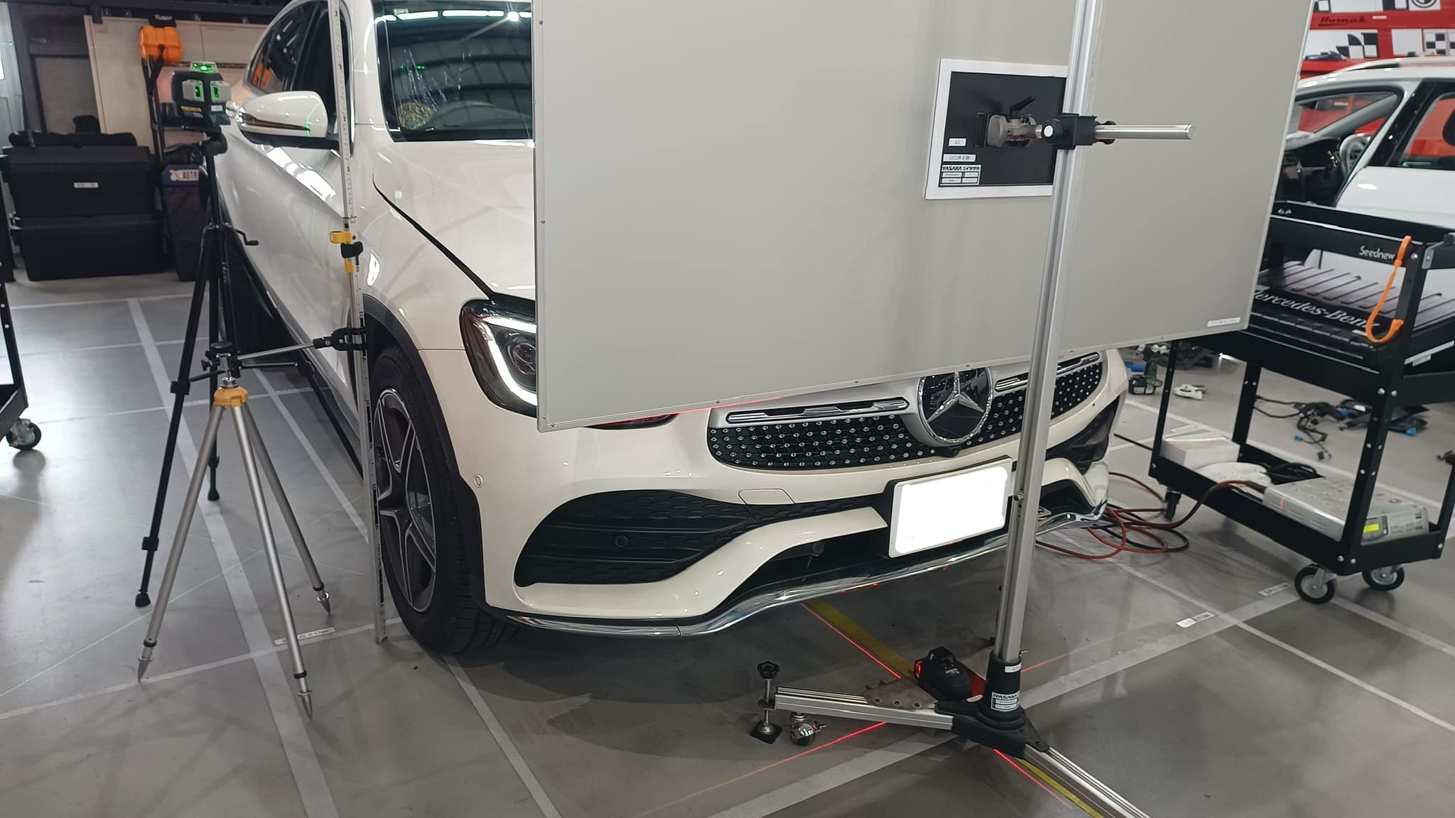 メルセデス・ベンツ GLC220d マルチファンクションカメラのキャリブレーション作業 車検・鈑金デポSBD（千葉県浦安市）